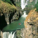 Extreme-Kayaking-White-River-Falls-White-River-Oregon-USA-634x475