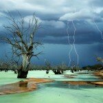 stormy-skies-lake_75341_990x742